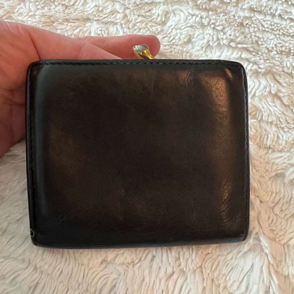 Gucci Supple Black Leather Bi-fold Horseshoe Kisslock - Picture 6 of 14